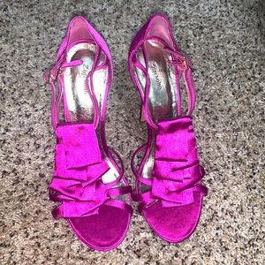 Gently worn ZigiSoho satin pump 8.5